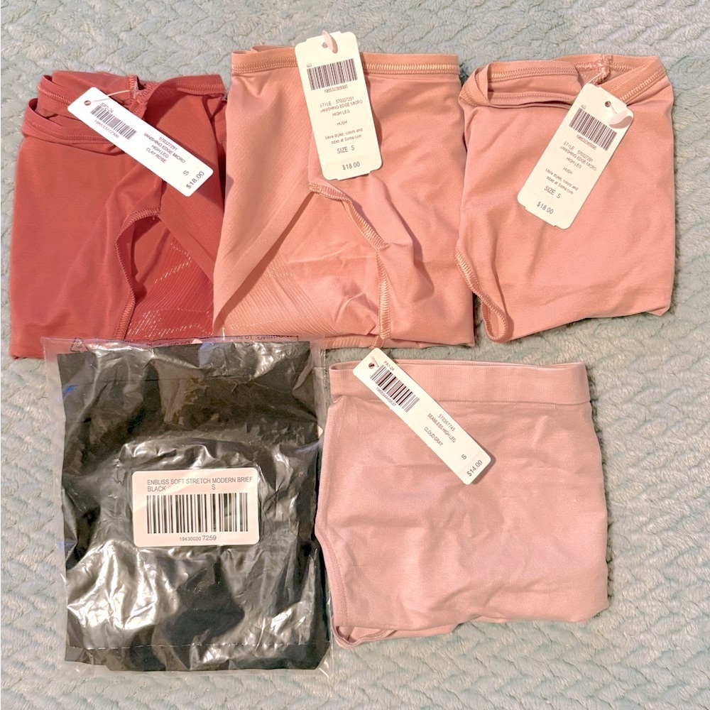 NWT Soma Various Panties size small vanishing edge enbliss seamless